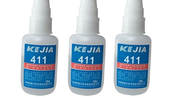 粘塑料用（yòng）什麽膠水？如何正確（què）使用塑料膠（jiāo）水？