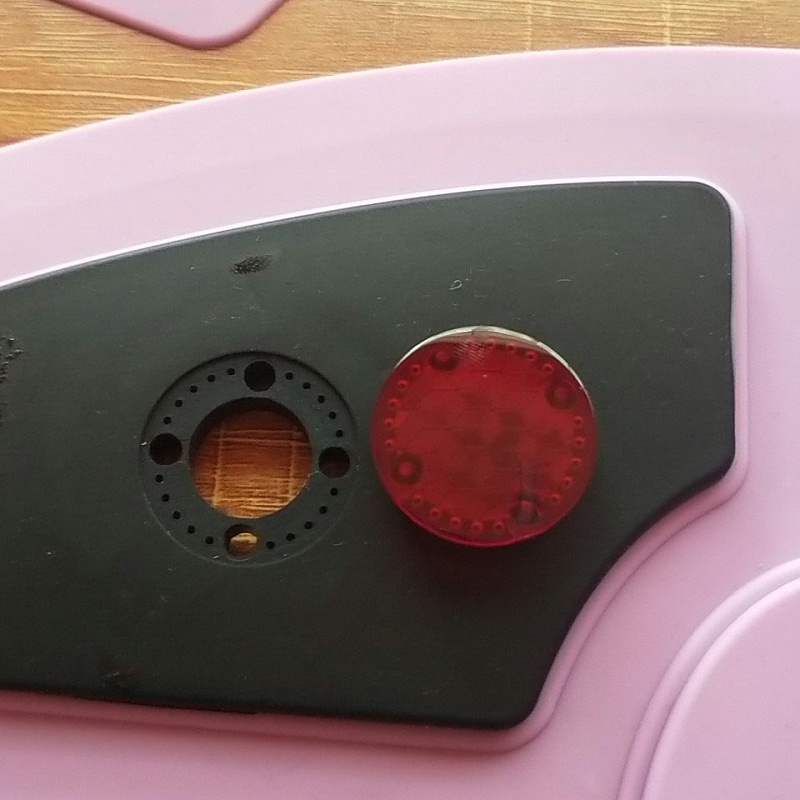 PC塑料（liào）件粘矽膠膠（jiāo）水