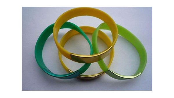 粘矽膠膠水，矽膠製品用什麽膠水粘能達（dá）到破材效果