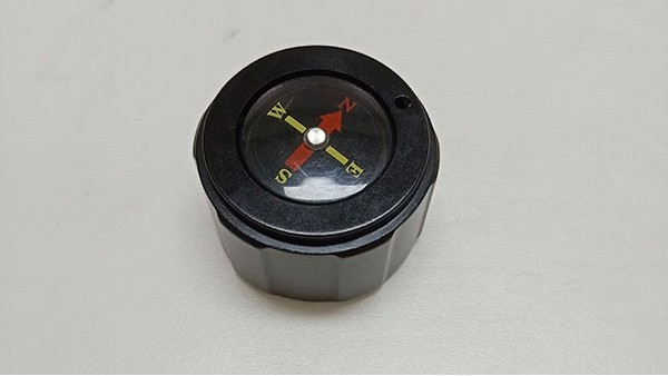 鋁件粘PC需快速粘接（jiē）不發白用什麽膠水呢？