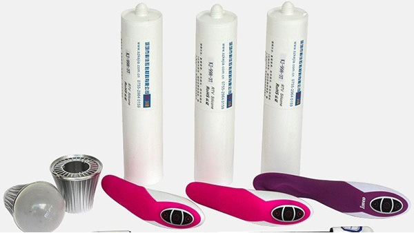 無紡布粘矽膠用什麽膠水？浸泡在水裏是否會脫落？