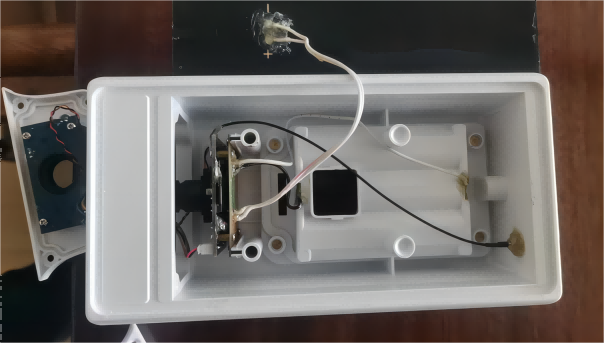 太（tài）陽能板粘ABS殼體KJ-998-3T矽膠（jiāo）膠水應用案例