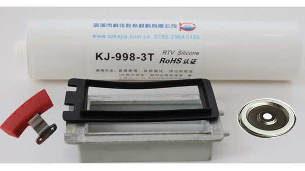 矽膠粘金屬膠水怎麽用才能（néng）讓產品粘得牢