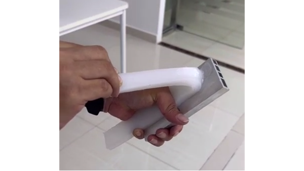 矽膠粘（zhān）金（jīn）屬用什麽膠水-慢幹矽膠粘金屬膠水助力解決