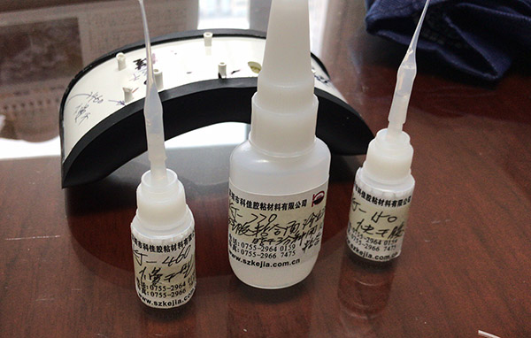 粘矽膠塑（sù）料膠水