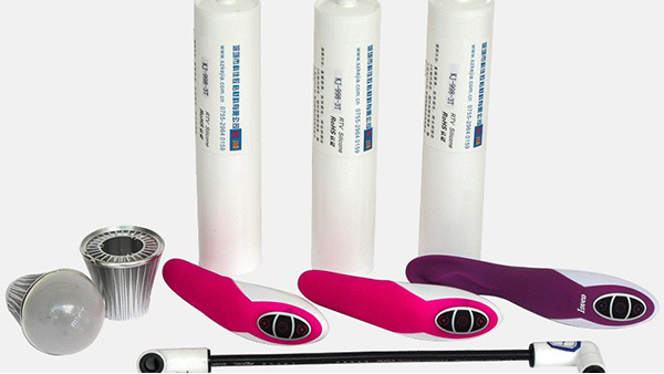 矽膠和abs使用什麽（me）膠水？