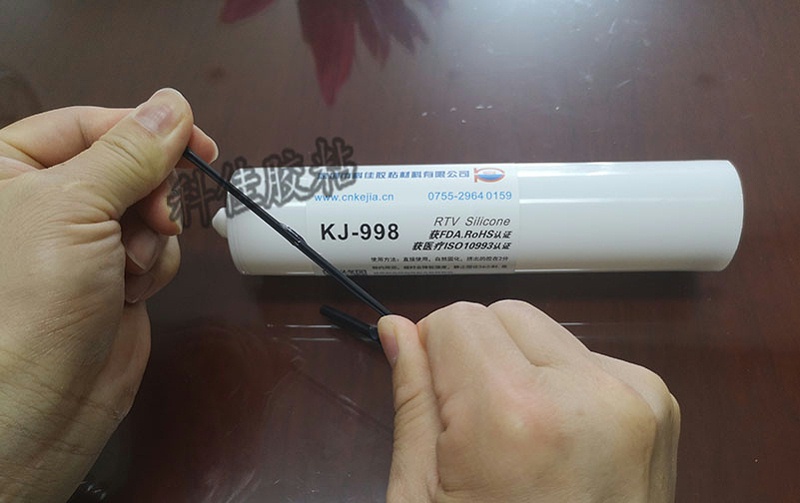 矽膠膠水