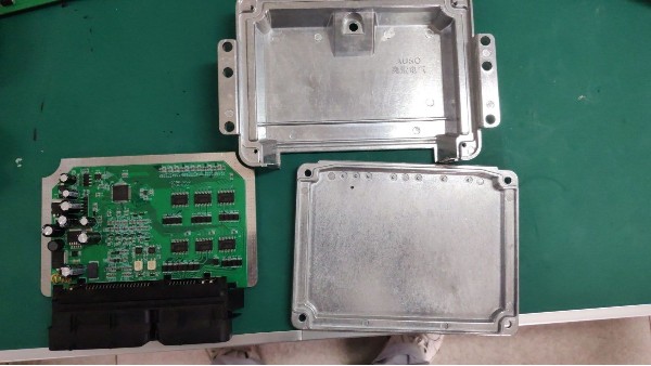 導熱膠粘劑DR-208在（zài）汽車配件上的應（yīng）用