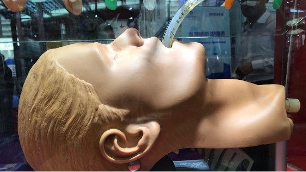 科佳膠（jiāo）粘告訴你【粘喉（hóu）罩膠水】用哪種